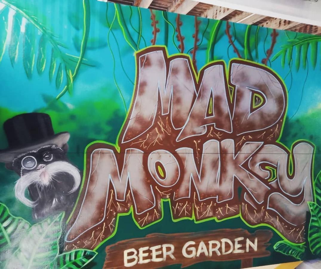Mad Monkey Central Cairns Eksteriør bilde